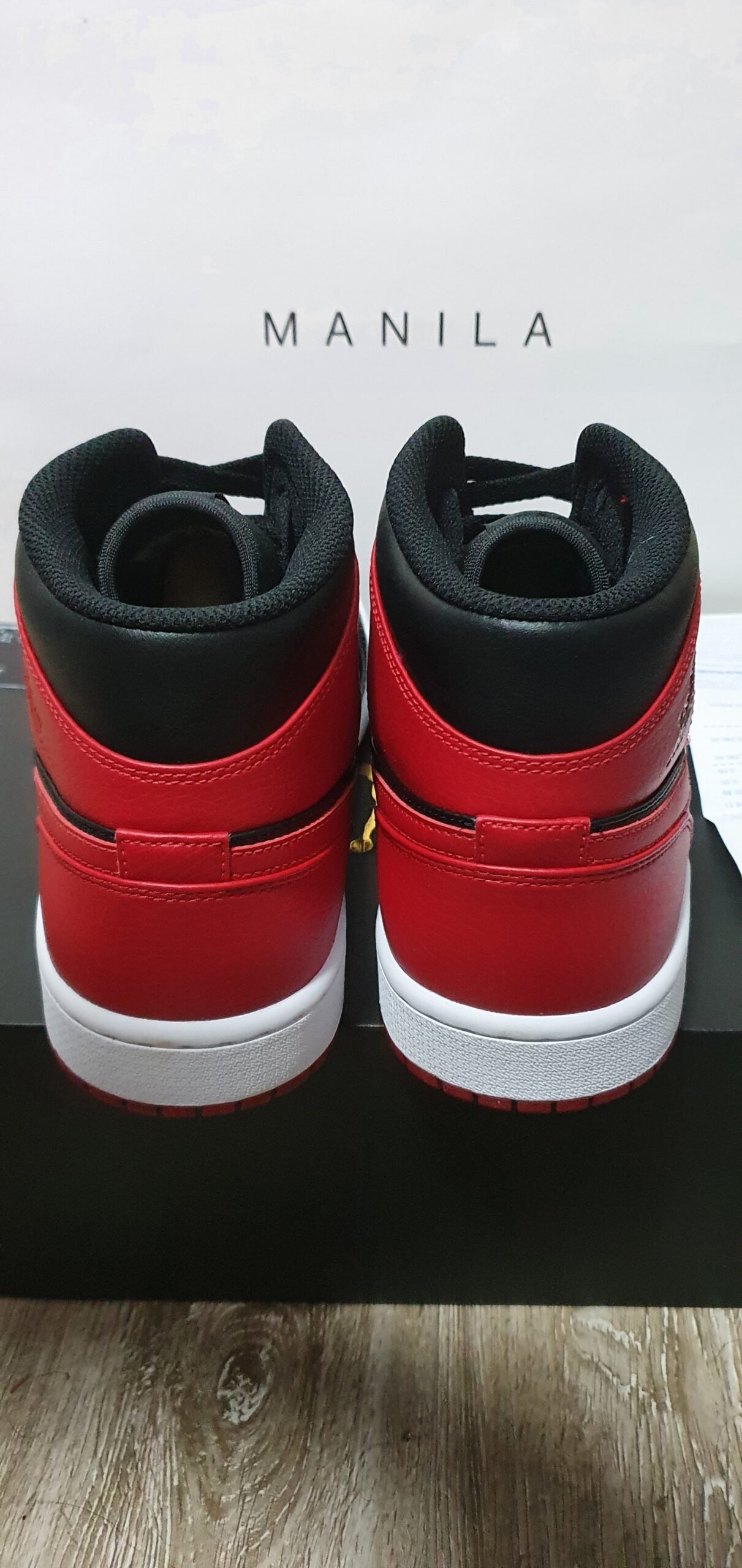 air jordan 1 mid bred banned